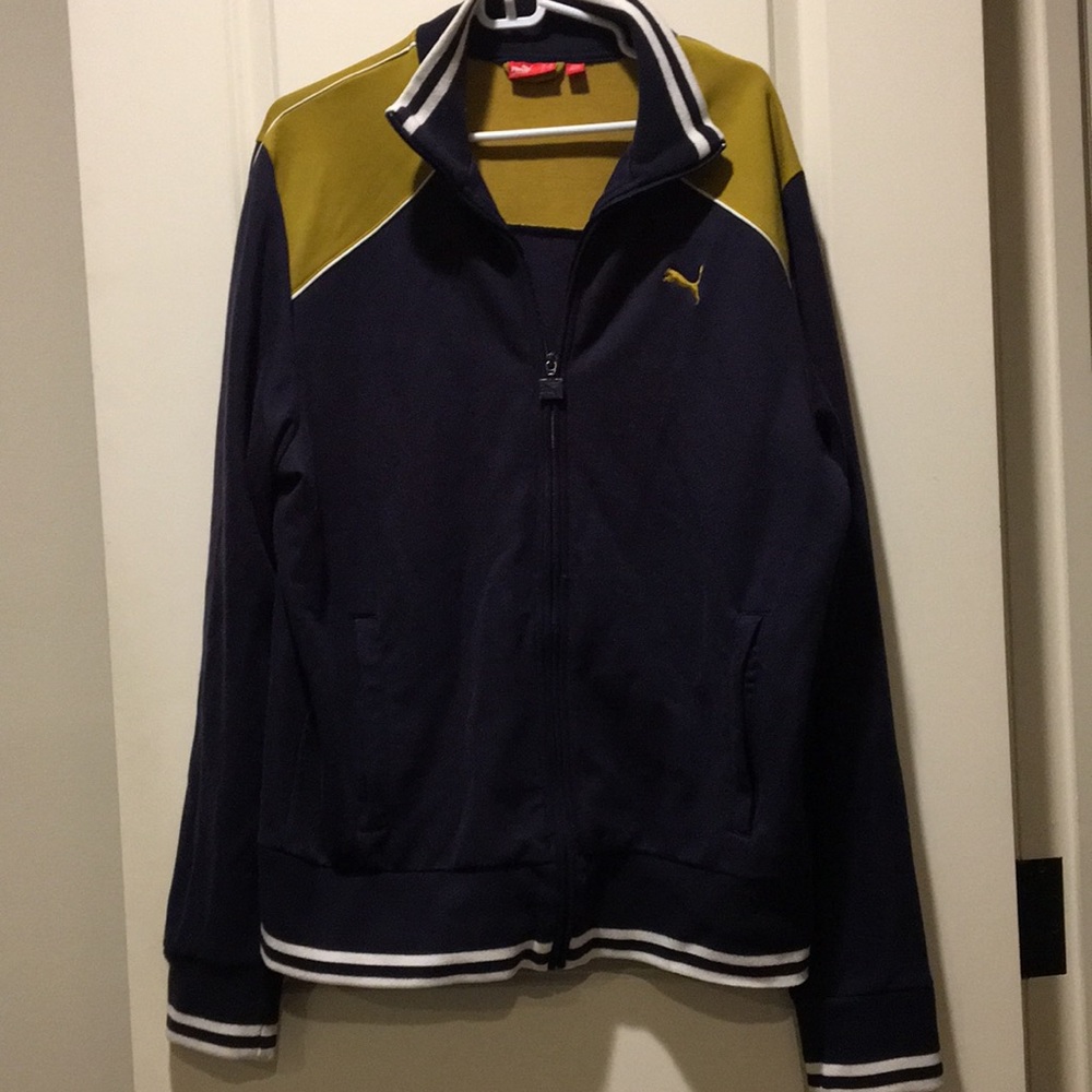 Puma mens zip up jacket/sweatshirt embroidered logo, has pockets size XL